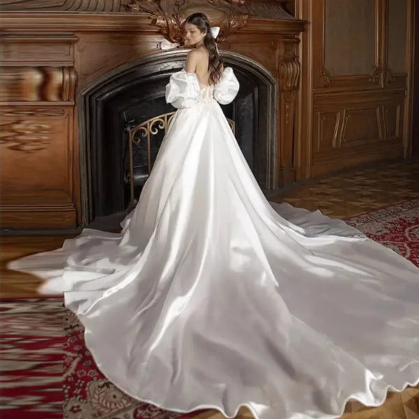 Elegant Lace Appliqué Satin Wedding Dress with Puff Sleeves for Women